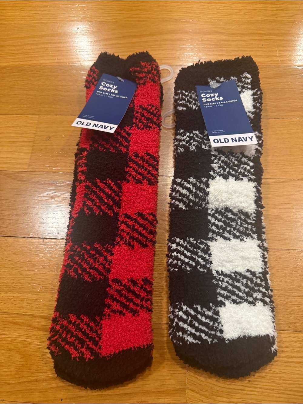 NWT Old Navy 2 pairs of cozy socks size os .